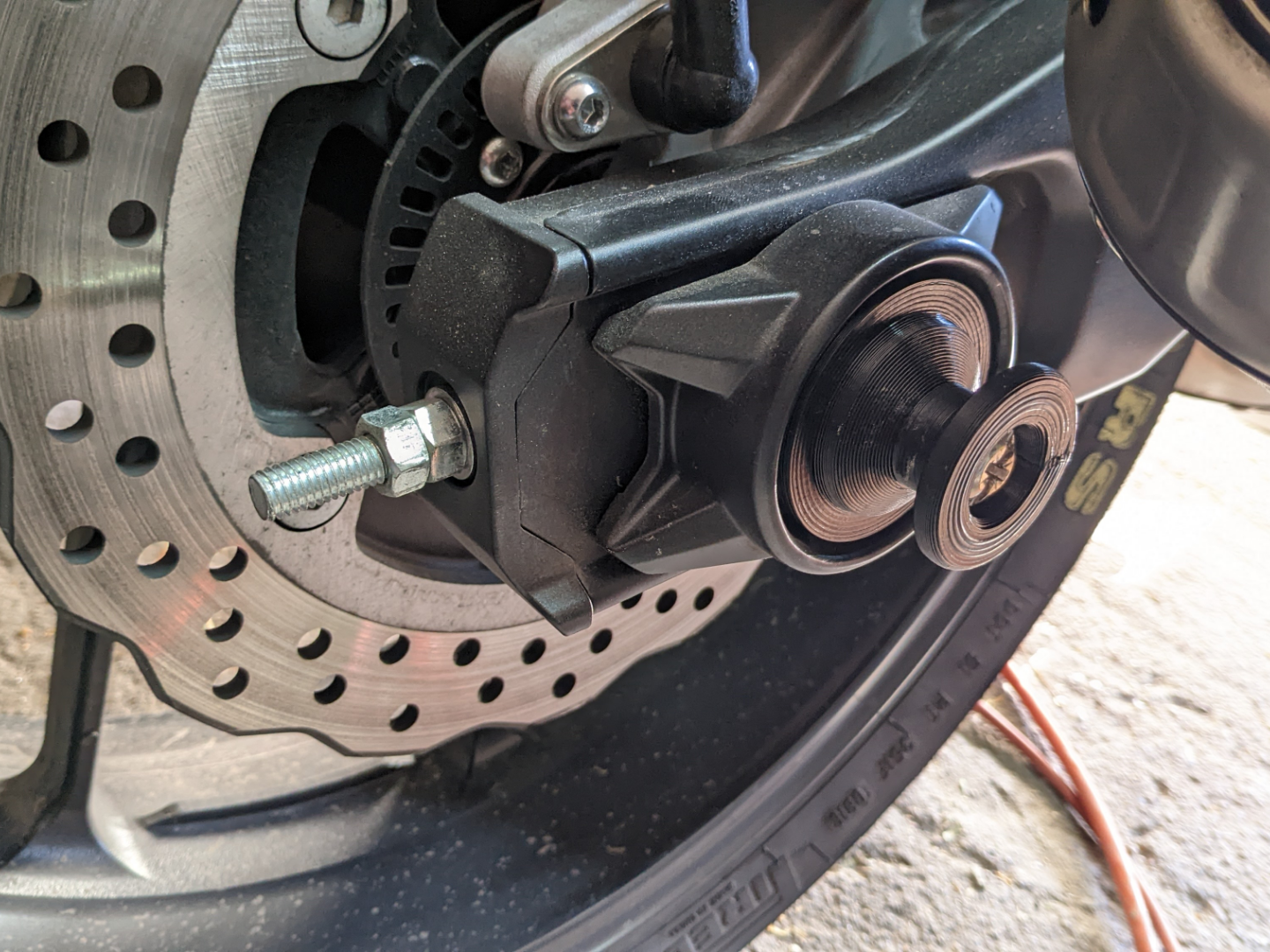 Rear axle sliders